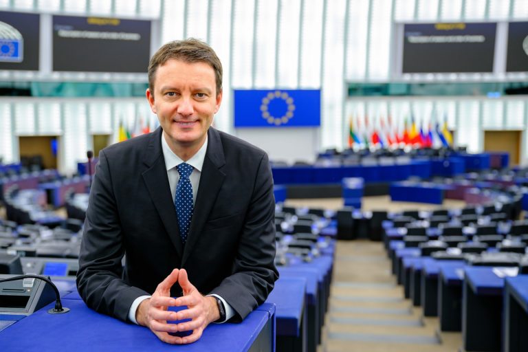 Siegfried Mureșan îl înlocuiește pe Rareș Bogdan care și-a dat demisia din funcția de președinte al PNL Diaspora