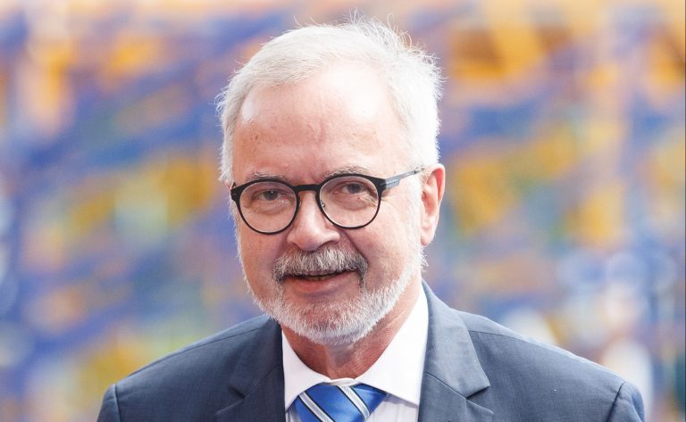 Werner Hoyer, fostul preşedinte al Băncii Europene de Investiții, cercetat pentru corupţie de Parchetul European condus de Codruţa Kovesi