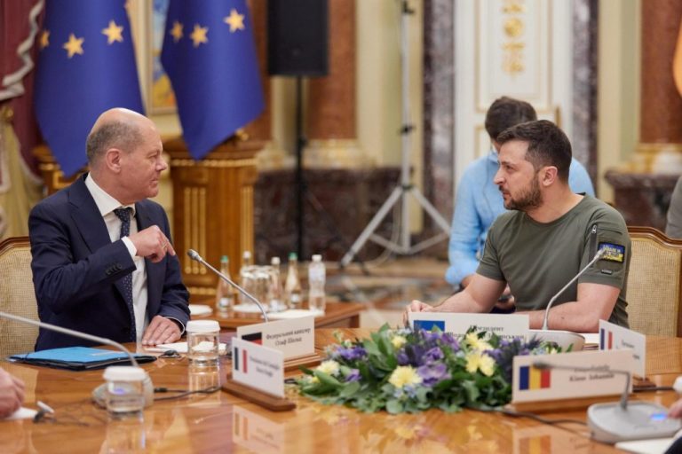 AFP: Zelenski vrea ca războiul cu Rusia să se termine în 2025 şi cere Germaniei să nu reducă ajutorul destinat Kievului