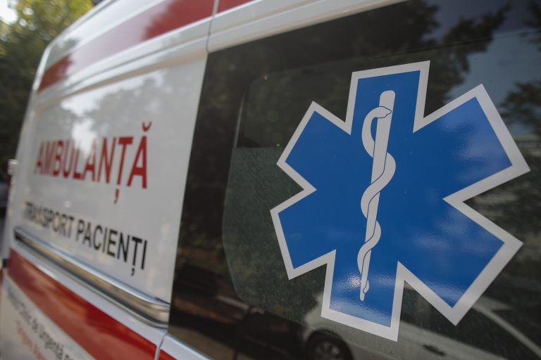 Șase persoane din Maramureș, intoxicate cu o substanță pentru deparazitarea animalelor. Două femei însărcinate sunt intubate