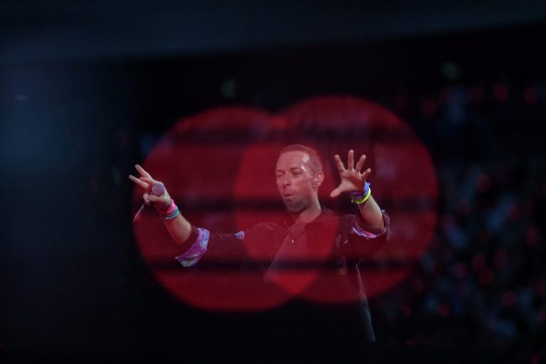 O discuție sinceră despre huiduielile de la concertul Coldplay