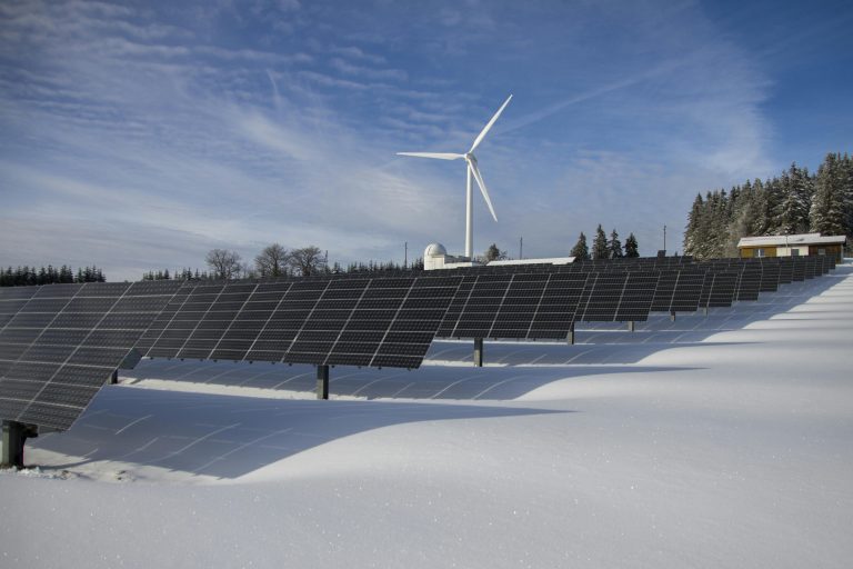 VIDEO | Poate lumea să se bazeze pe energia regenerabilă?