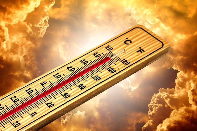 Balcanii se sufocă sub un val de caniculă cu temperaturi record