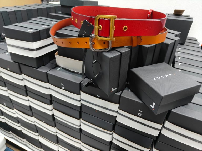 6 idei simple de accesorizare a curelelor pentru femei