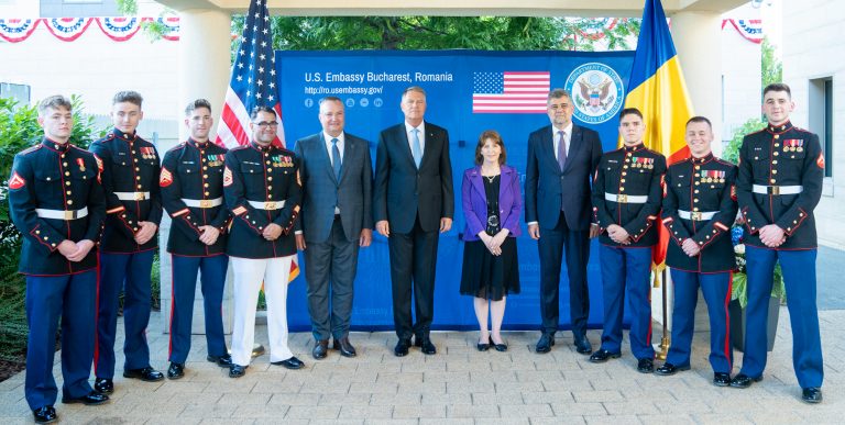 Nicolae Ciucă, la Ambasada SUA, cu ocazia Zilei Independenţei: Ne bazăm pe sprijinul şi pe experienţa americană în materie de apărare şi dezvoltare