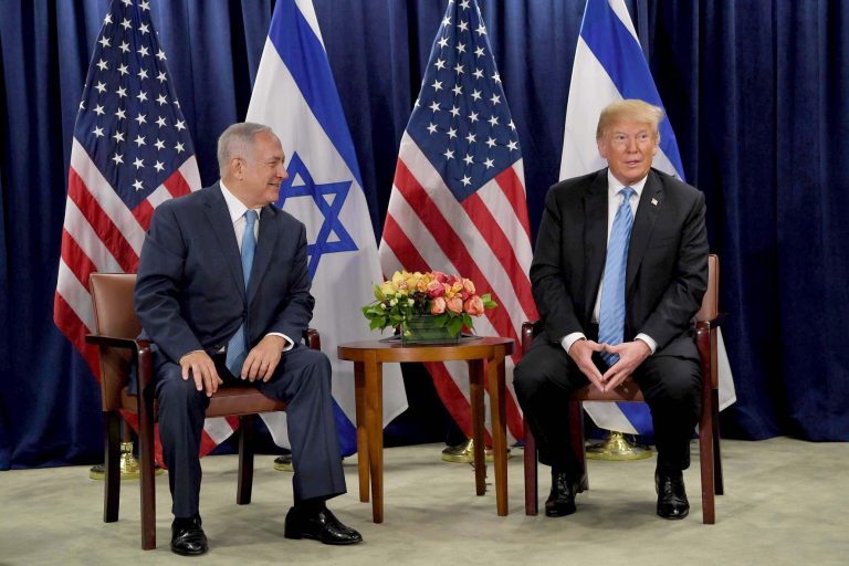 Ia-ți mâna, Trump! Procesul lui Netanyahu nu este la dispoziția ta ca să te joci cu el