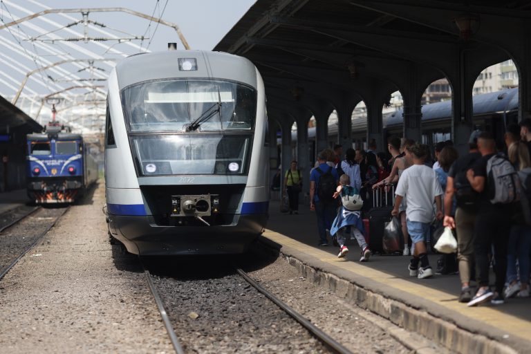 CFR Călători: Se scumpesc biletele de tren de la 1 august, în urma creșterii TVA