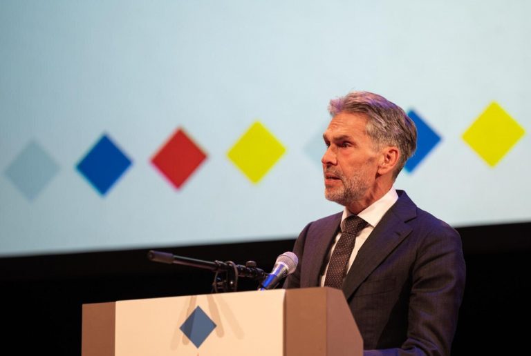 AFP: Noul premier olandez Dick Schoof garantează continuarea sprijinului pentru Ucraina