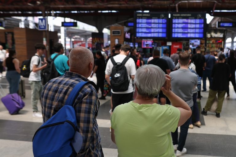 CFR Călători: Temperaturile extreme afectează mersul trenurilor / Viteza de circulaţie va fi redusă