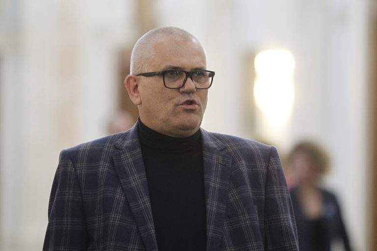 Pe fondul acuzaţiilor de hărţuire sexuală, Marius Pieleanu își anunță plecarea de la SNSPA