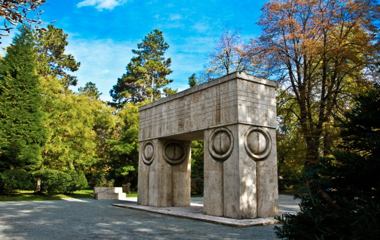Ansamblul monumental ”Calea Eroilor” de Brâncuşi şi ”Frontierele Imperiului Roman-Dacia”, incluse în Lista Patrimoniului UNESCO