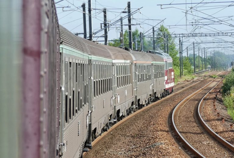 Ministerul Transporturilor: Un număr de 1.200 de kilometri de cale ferată sunt în modernizare