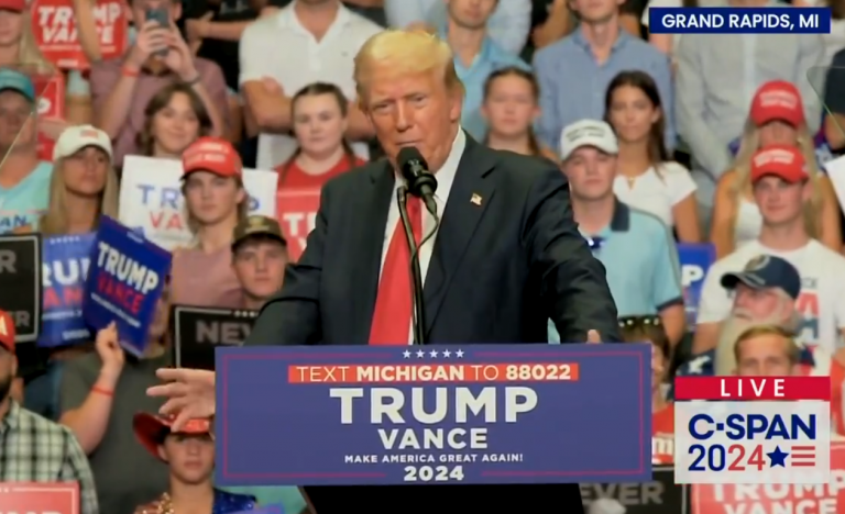 AFP: Trump exclude orice dezbatere cu Kamala Harris înainte de a fi desemnată oficial de către democraţi