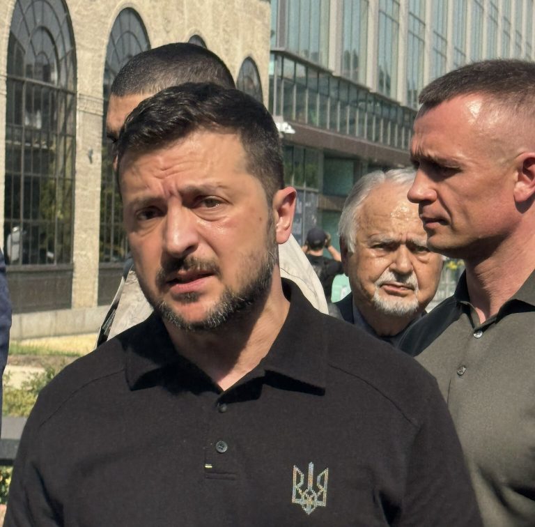 Zelenski vrea ca Ucraina să exporte arme