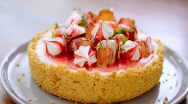 VIDEO | Eton Mess Cheesecake. Rețeta
