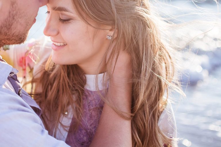 Studiu: 90% dintre tinerii români nu au cunoştinţe suficiente pentru a se proteja de bolile şi infecţiile cu transmitere sexuală