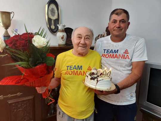 Cel mai în vârstă campion olimpic al României, canoistul Leon Rotman împlineşte 90 de ani