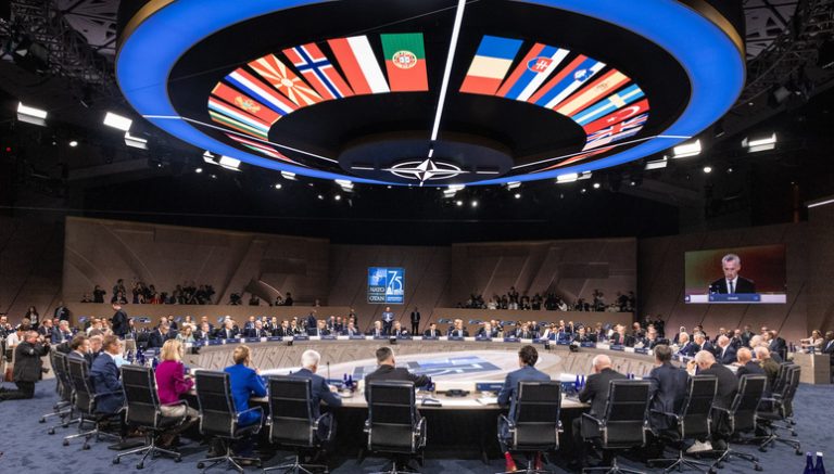 Summitul NATO, în întregime dedicat calmării lui Donald Trump