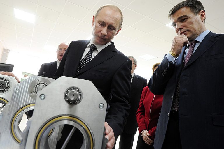Actualul, precum fostul: Noul ministru adjunct al Apărării din Rusia, Oleg Saveliev, își ascunde soția și proprietățile de lux