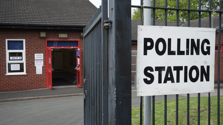Alegeri parlamentare în Marea Britanie. Partidul Laburist, favorit în toate sondajele