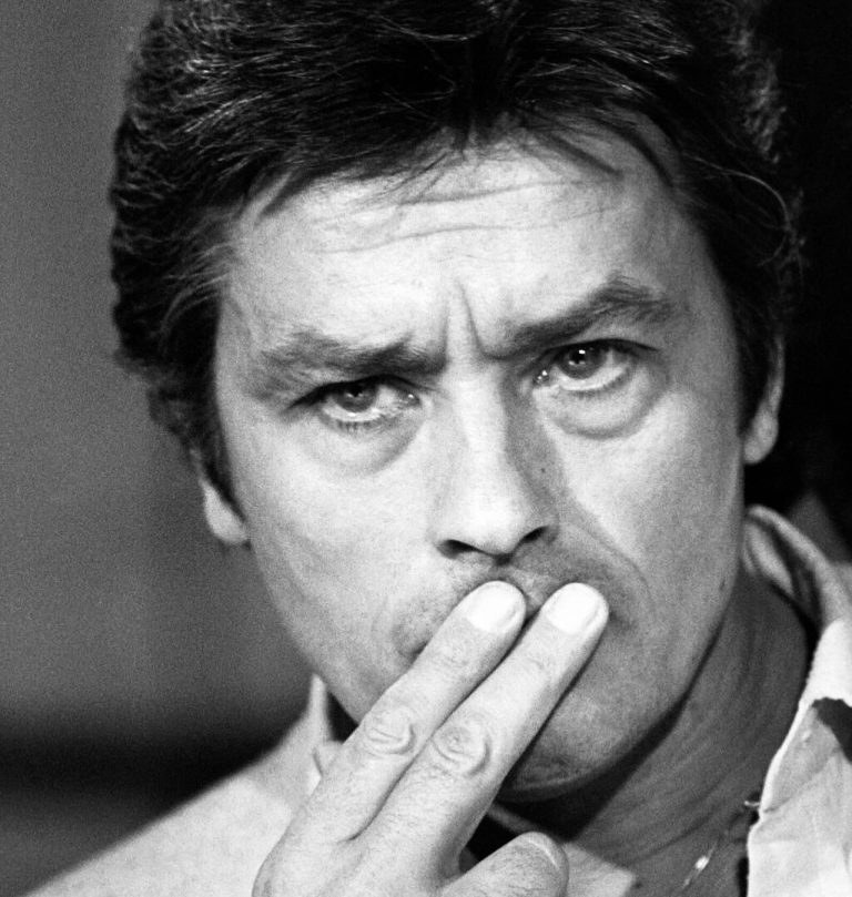 Alain Delon va fi înmormântat la mijlocul săptămânii, la Douchy