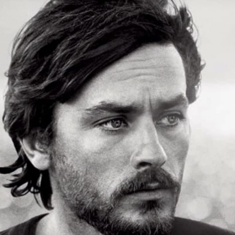 FOTO | Ziarele Libération, Le Figaro, Ouest-France, L’Humanité şi Le Parisien i-au dedicat prima pagină lui Alain Delon
