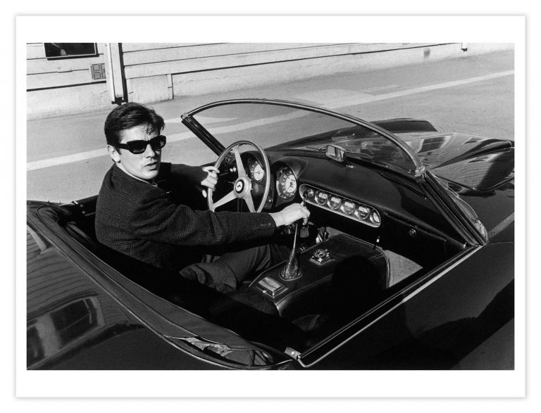 FOTO/VIDEO | Alain Delon, mare pasionat de box şi automobilism, fan Formula 1 şi Ferrari