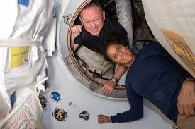 Cei doi astronauţi blocaţi pe ISS se vor întoarce pe Pământ în februarie 2025, cu SpaceX
