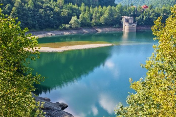 Apele Române: Două râuri din bazinul hidrografic Argeş-Vedea au secat complet/ 658 de localităţi primesc apă cu restricţii