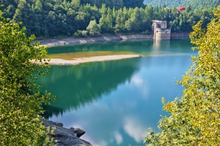 Apele Române: Două râuri din bazinul hidrografic Argeş-Vedea au secat complet/ 658 de localităţi primesc apă cu restricţii