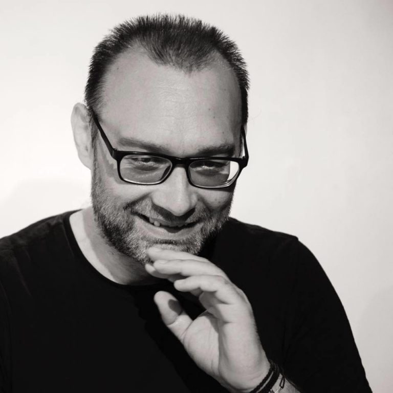Regizorul și traducătorul Bogdan Budeş a murit la vârsta de 52 de ani