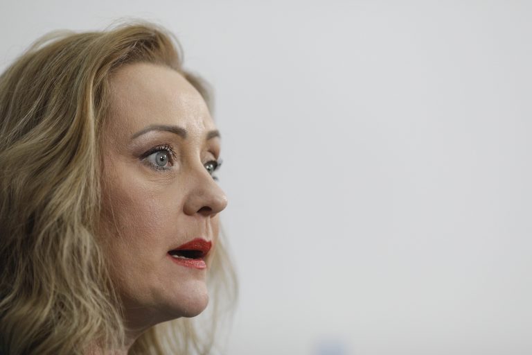Elena Lasconi: Nu mă voi retrage din cursa pentru prezidenţiale