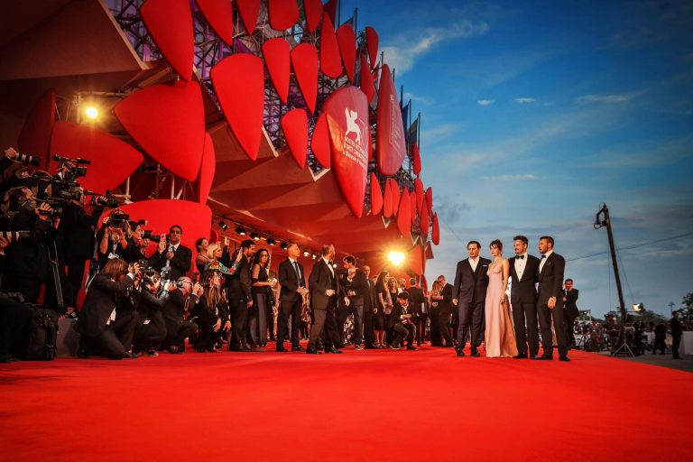 Festivalul de Film de la Veneţia 2025: Strălucire şi politică