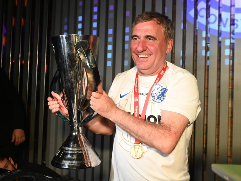Gheorghe Hagi, „Regele fotbalului românesc”, împlineşte 61 de ani