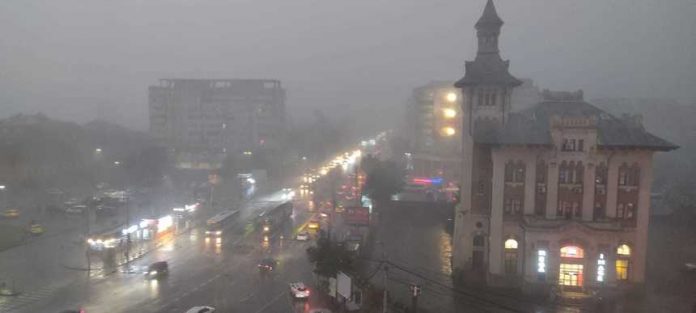 Iasi furtuna violenta