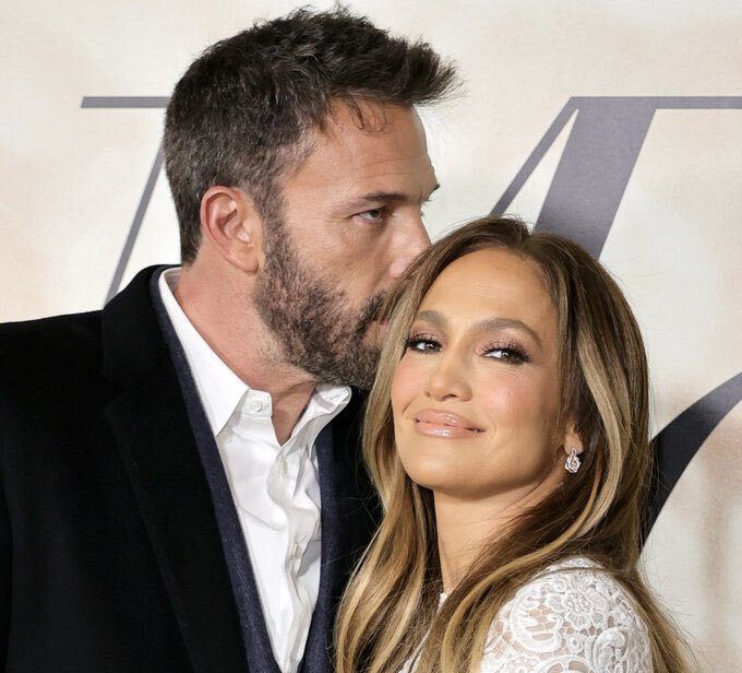 Jennifer Lopez şi Ben Affleck au finalizat divorţul la 20 de săptămâni după ce artista a depus cererea