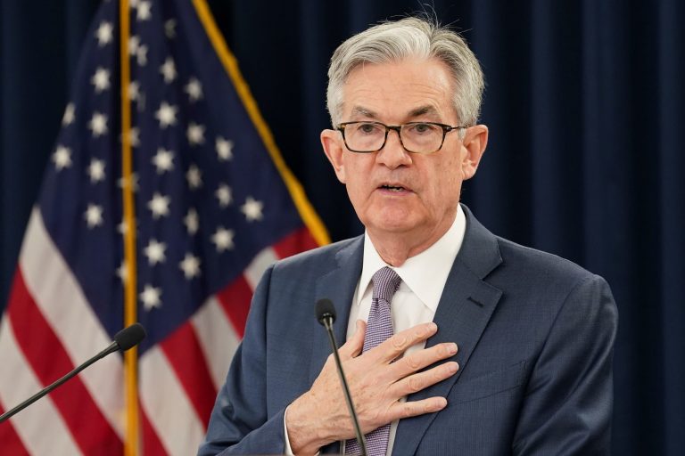 Donald Trump se declară în favoarea unei „acţiuni în justiţie majoră” împotriva preşedintelui Fed Jerome Powel