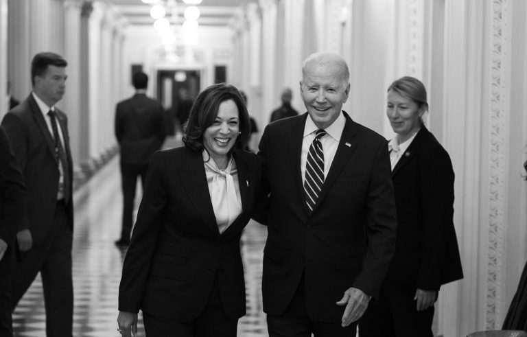 VIDEO | AFP: Biden i-a predat ştafeta Kamalei Harris, în uralele şi lacrimile delegaţilor de la Convenţia Democrată