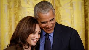 Barack Obama face campanie pentru Kamala Harris, încercând să atragă electoratul masculin