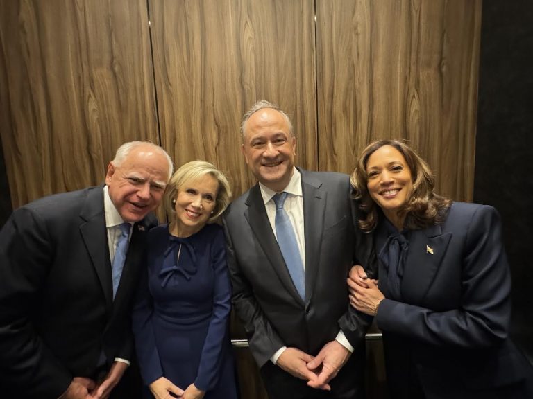VIDEO | Kamala Harris a acceptat nominalizarea istorică a democraţilor: Promit să fiu un preşedinte pentru toţi americanii