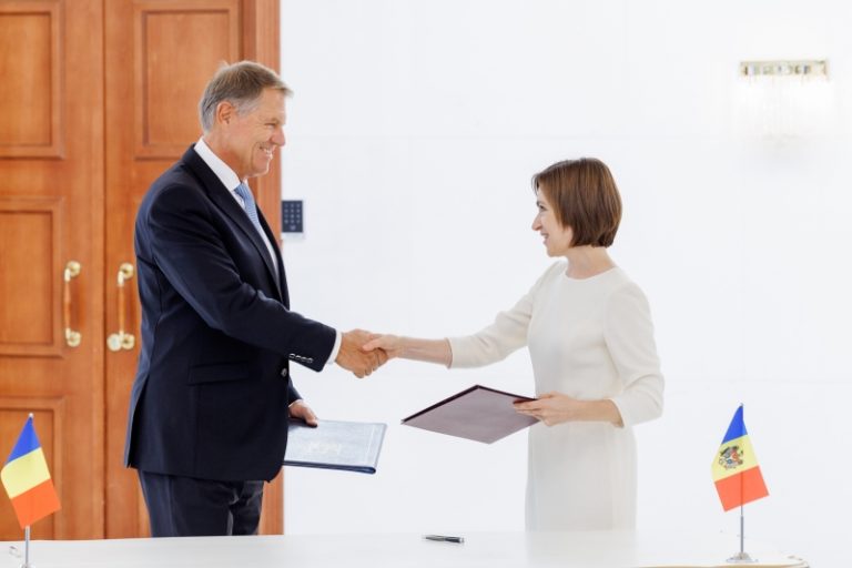 VIDEO | Klaus Iohannis, în vizită la Chișinău/Maia Sandu: România joacă un rol esenţial în sprijinirea eforturilor de consolidare a independenţei energetice a Republicii Moldova