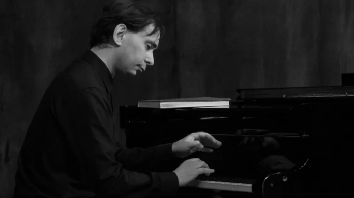 Pe notele morții. Cine a fost Pavel Kușnir, pianistul incredibil de curajos, care l-a sfidat pe Putin și a murit rapid în închisoare