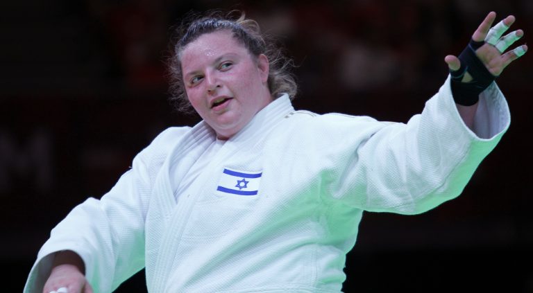 Televiziunea turcă a întrerupt transmisia competiţiei de judo de la JO după ce Kayra Ozdemir a fost învinsă de o sportivă israeliană