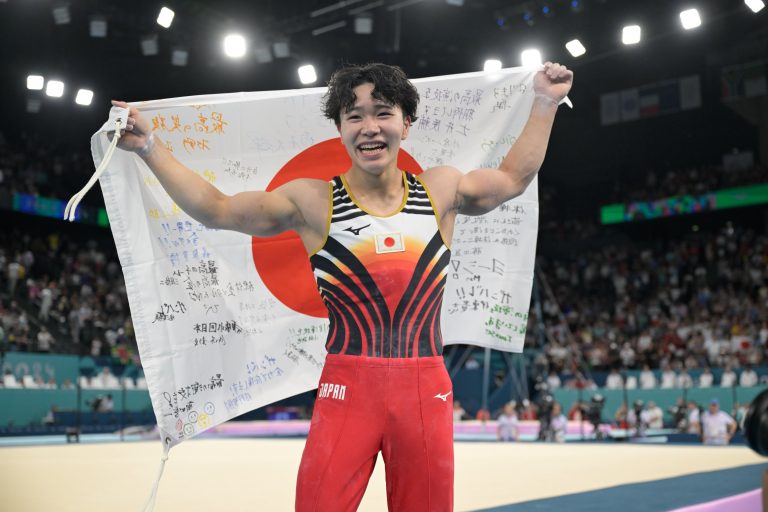 JO 2024 | Gimnastul japonez Shinnosuke Oka, medalie de aur în ultima finală masculină pe aparate – bară fixă