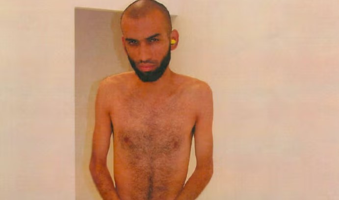 The Guardian publică în premieră o fotografie cu un terorist, despre care susține că ar fi fost făcută în închisoarea secretă a CIA din România