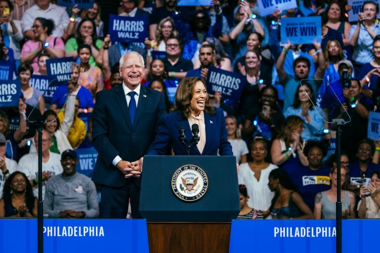De ce Kamala Harris l-a ales pe Tim Walz ca vicepreședinte