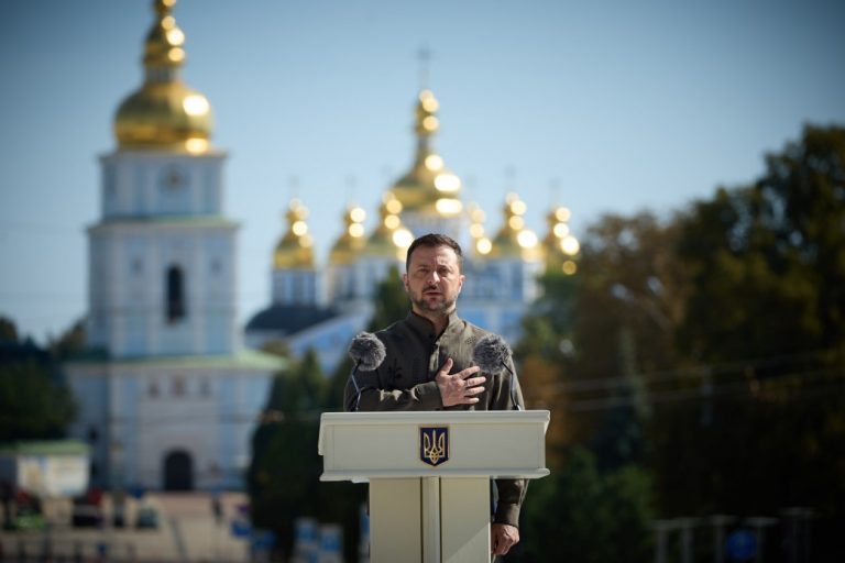 Zelenski prezintă Palianîţia, noua „rachetă-dronă” a Ucrainei, şi îl numeşte pe Putin „un bătrân bolnav din Piaţa Roşie”