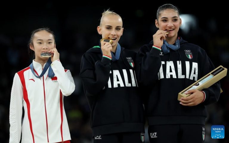 VIDEO | JO 2024: Momente memorabile. De la cereri în căsătorie, la un selfie istoric şi la confuzia gimnastei Zhou Yaqin