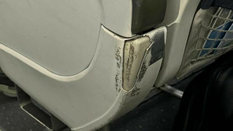 ANPC: Preţul biletelor curselor aeriene creşte concomitent cu deprecierea aeronavelor, iar curăţenia este uneori inexistentă