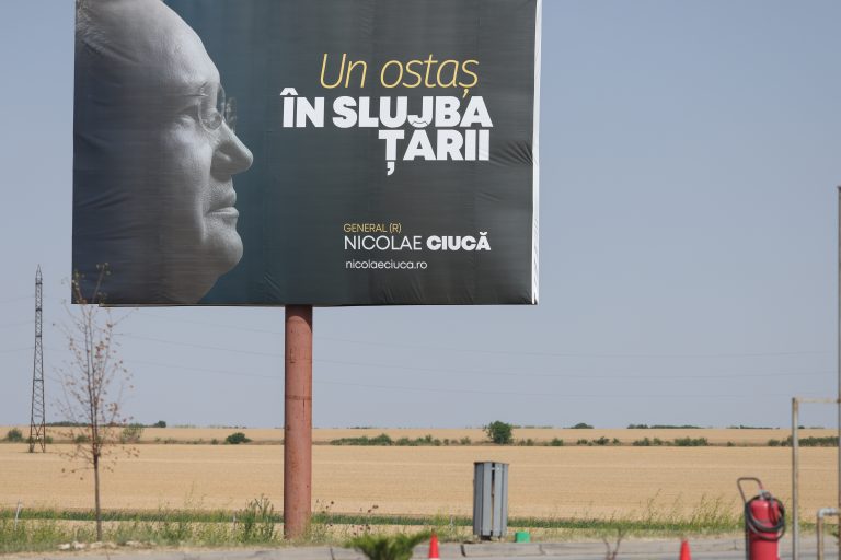 PNL: Panourile publicitare nu au fost exclusiv pentru promovarea cărţii lui Ciucă, ci şi pentru alte evenimente